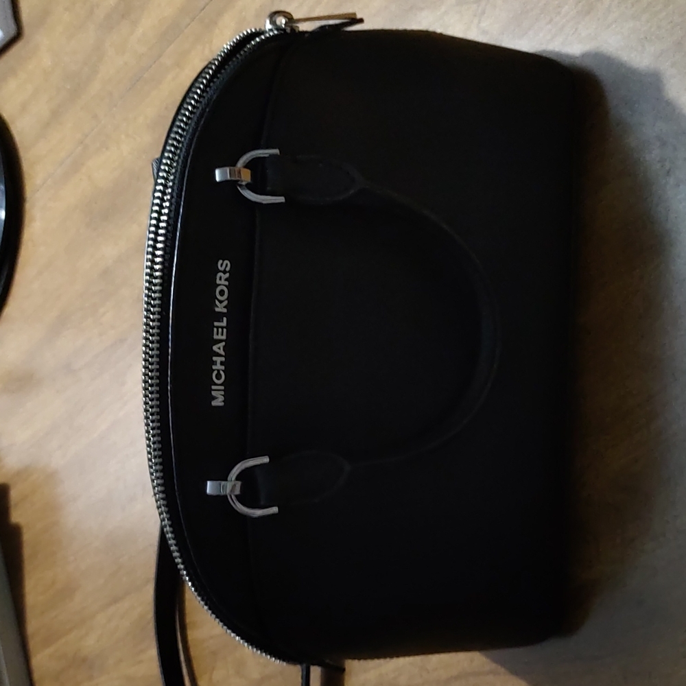 Michael Kors purse like new